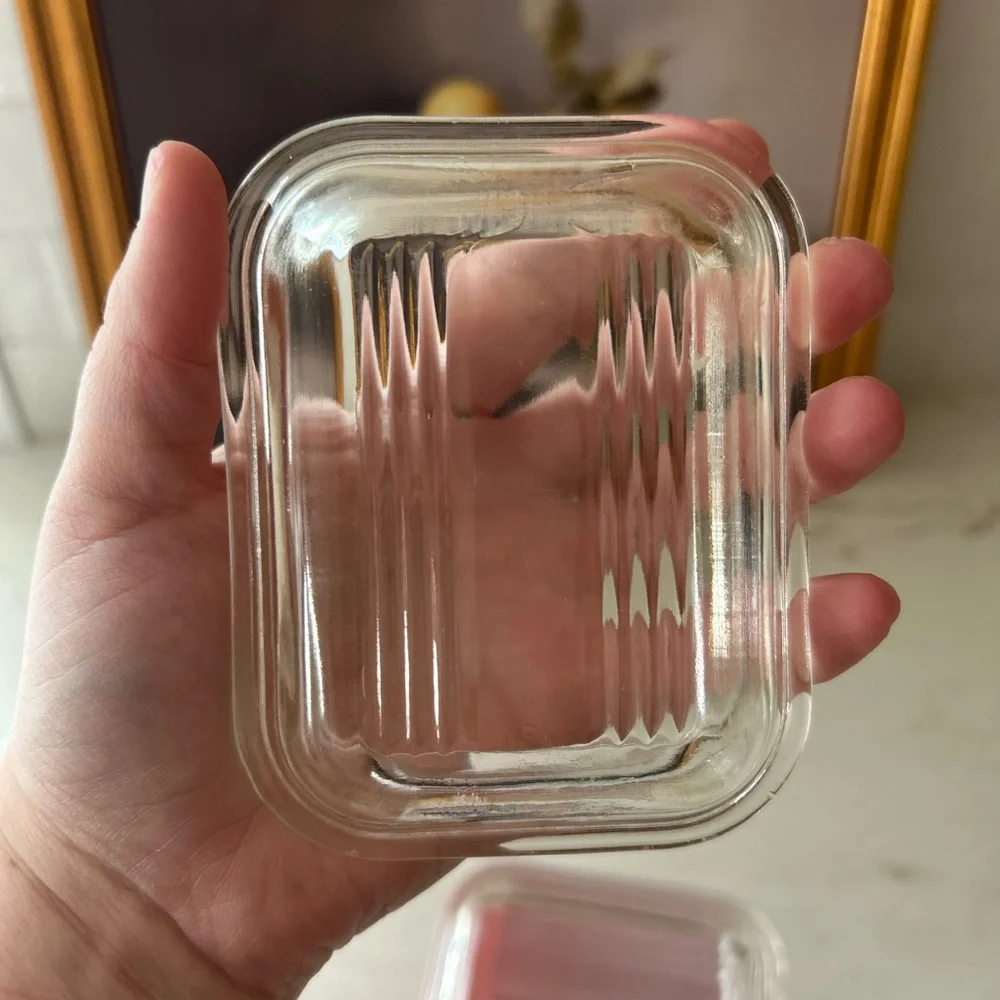 Vintage Pyrex Red Refrigerator Dishes size 501 with Glass Lids – Set of 2